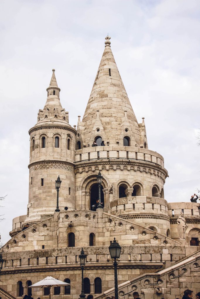 Башня Рыбацкого бастиона в Будапеште
