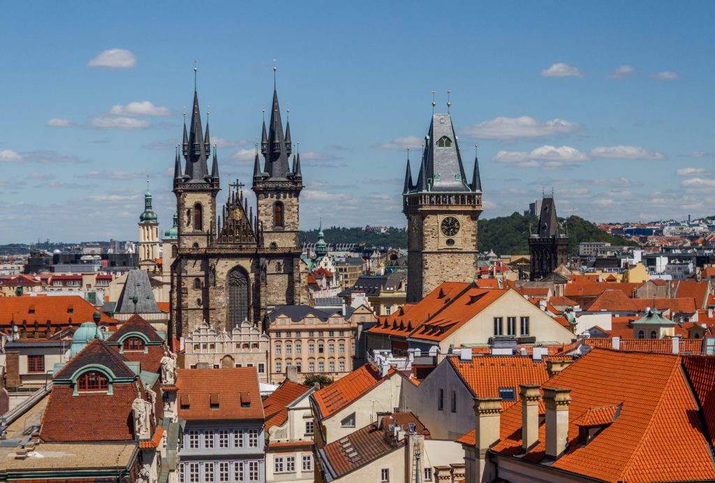 Вид на Прагу с башни Клементинума