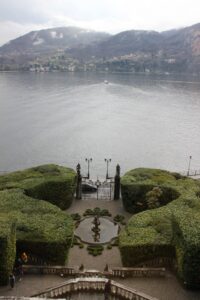 Виллы на озере Комо, Италия весной