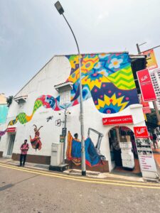 Яркие улицы Little India в Сингапуре