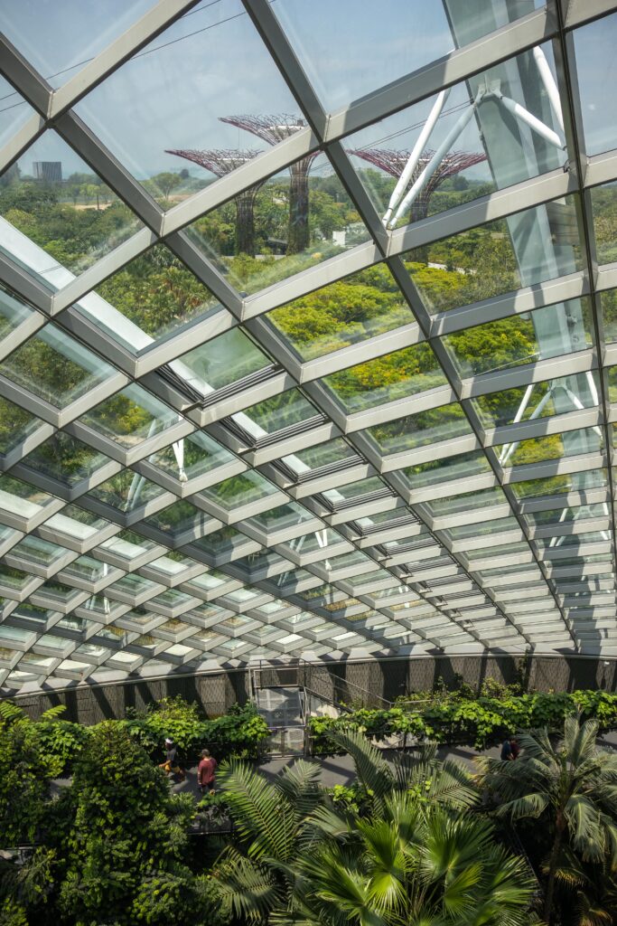 Купол Cloud Forest в Gardens by the Bay